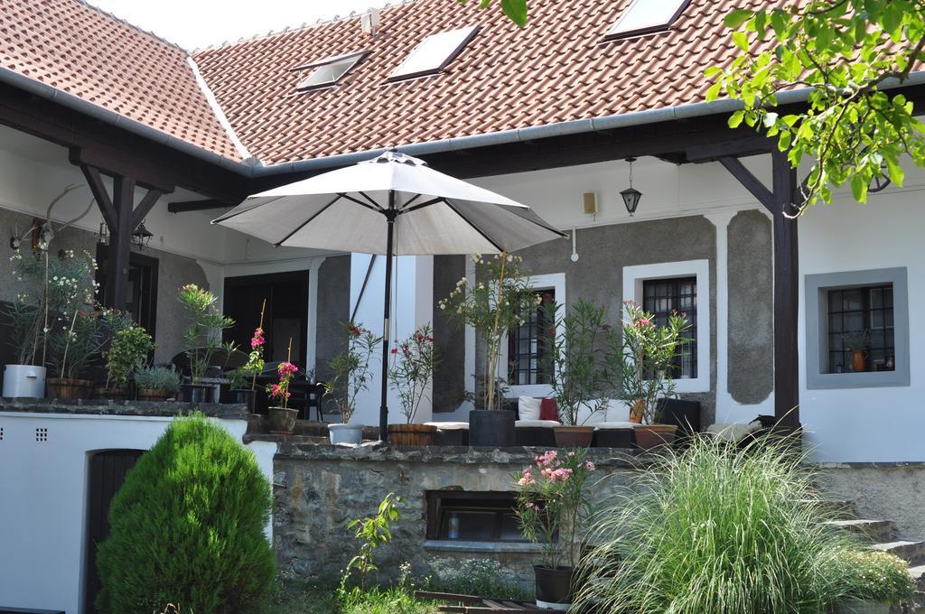 Obester Panzio Badacsonytomaj Exterior photo